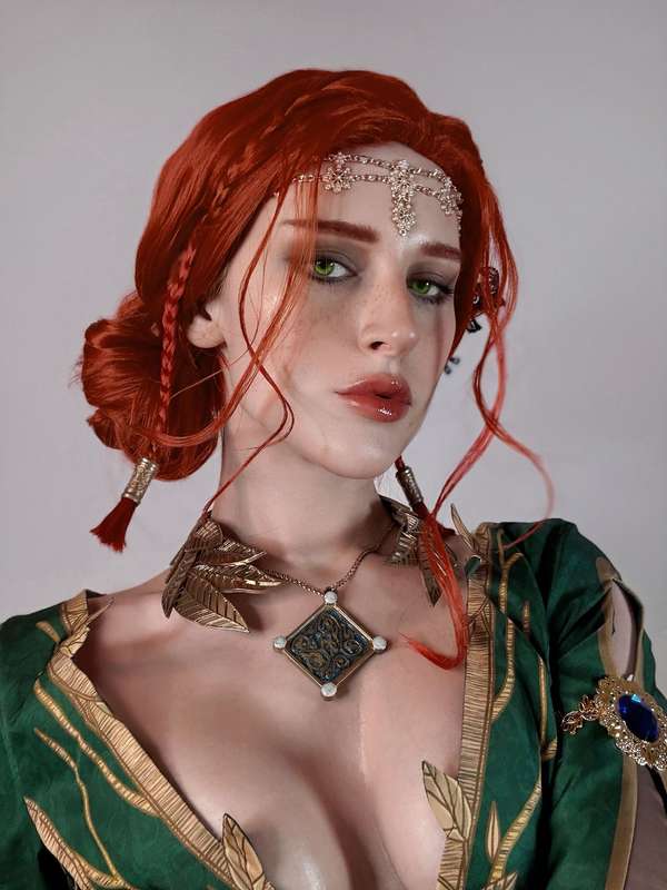 Vi ✧ ヴイ - Triss Merigold ✨ Alternative dress