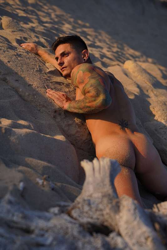 __degraphy_ - NSFW - EXPLIXIT CONTENT
MODEL BY VALZANO