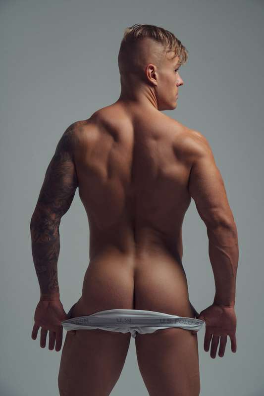 __degraphy_ - NSFW - EXPLICIT CONTENT
Model by Stas