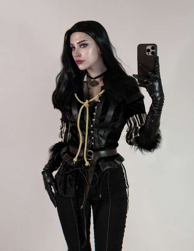 Vi ✧ ヴイ - Yennefer 🖤