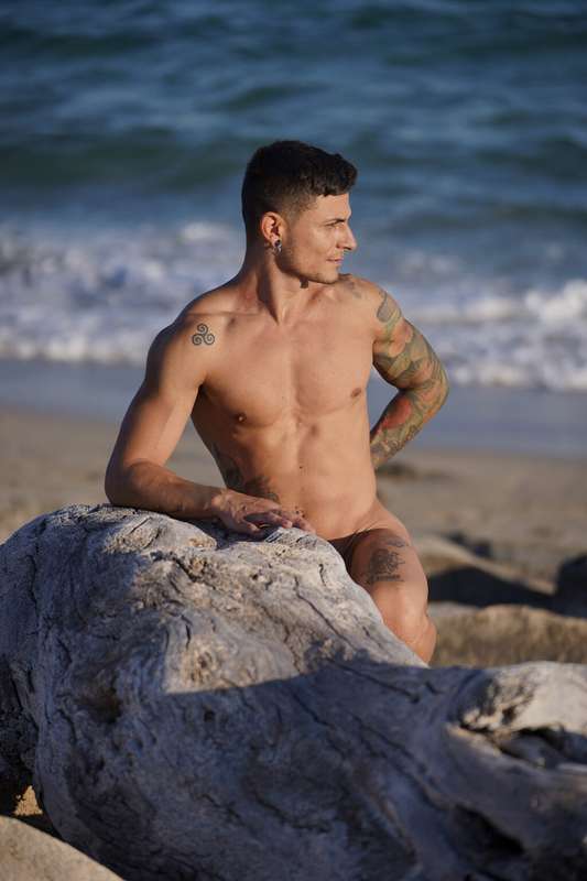 __degraphy_ - NSFW - EXPLIXIT CONTENT
MODEL BY VALZANO