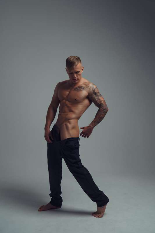 __degraphy_ - NSFW - EXPLICIT CONTENT
Model by Stas
