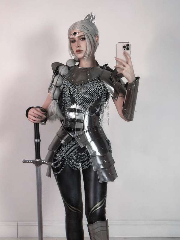 Vi ✧ ヴイ - Shadowheart 🤍 Your Knight in the shiny armour