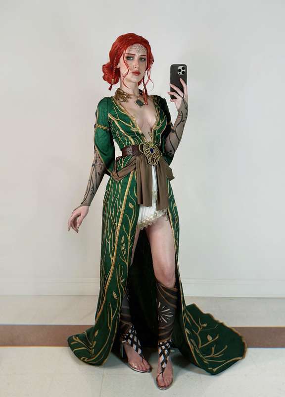 Vi ✧ ヴイ - Triss Merigold ✨ Alternative dress