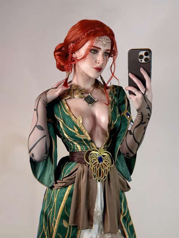 Vi ✧ ヴイ - Triss is back 🔥