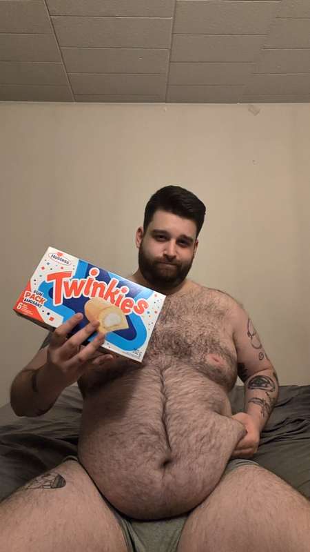 Box of Twinkies Pig Out