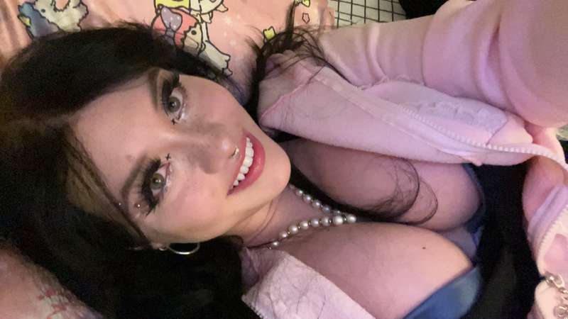 6_audrey_9-:0