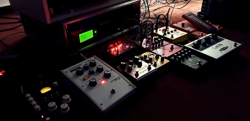 Doom Array Chain and my analoge Pedals + Doom 2016 Chainsaw Guitar Tone